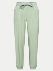 Deha Spodnie dresowe A00636 Zielony Regular Fit. Zielone spodnie dresowe Deha, bez wzorów, z dresówki. Za 319.99 zł.