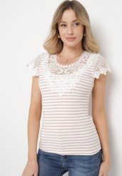 Różowy Bawełniany T-shirt Koszulka z Krótkim Rękawem z Ozdobną Koronką przy Dekolcie Carines. Czerwone t-shirty Born2be, m, z aplikacjami, z bawełny, eleganckie, bez kołnierzyka, bez ramiączek. Za 69.99 zł.