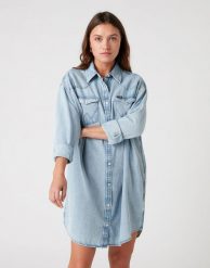 WRANGLER DENIM WESTERN DRESS DAMSKA SUKIENKA LIGHT INDIGO W9P6LWX4E 112132456. Niebieskie sukienki Wrangler, s, bez wzorów, z denimu, bez kołnierzyka, bez ramiączek. Za 229.99 zł.