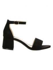 Claudia Ghizzani Czółenka w kolorze czarnym z paskiem rozmiar: 38. Czarne czółenka Claudia Ghizzani, bez wzorów, klasyczne, z otwartym noskiem, bez obcasa, bez zapięcia. Za 100.99 zł.