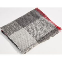 Szal z frędzlami - Czerwony. Szaliki i kominy marki B'TWIN. W wyprzedaży za 29.99 zł.