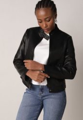 Czarna Klasyczna Kurtka Ramoneska o Dopasowanym Kroju ze Stójką Leamariel. Czarne kurtki Born2be, l, bez wzorów, z jeansu, klasyczne, bez kaptura. Za 119.99 zł.