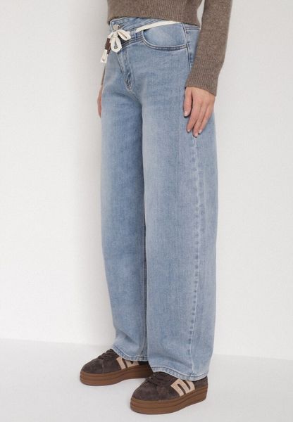 Niebieskie Jeansy Balloon z Regularnym Stanem i Ozdobnym Wiązaniem Rislyn. Niebieskie jeansy Born2be, bez wzorów, z jeansu, klasyczne. Za 119.99 zł.