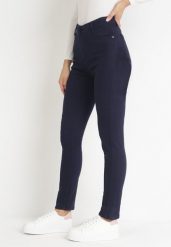 Granatowe Spodnie Slim z Wsuwanymi Kieszeniami Diksha. Niebieskie jeansy Born2be, l, bez wzorów, z jeansu. Za 119.99 zł.