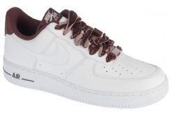 Buty sportowe Sneakersy damskie, Air Force 1 07 Vintage. Białe buty treningowe Nike, bez wzorów, z materiału, przed kostkę, bez zapięcia, trekkingowe, Nike Air Force. Za 499.99 zł.