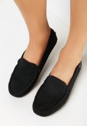 Czarne Mokasyny Thalothee. Czarne mokasyny Born2be, w ażurowe wzory, ze skóry, z okrągłym noskiem. Za 99.99 zł.