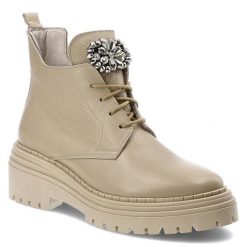 Beżowe Botki Armodo Damskie Obuwie Z Elegancką Ozdobą. Brązowe botki Armodo, z aplikacjami, ze skóry, eleganckie, bez obcasa, na obcasie, bez zapięcia. Za 379.00 zł.