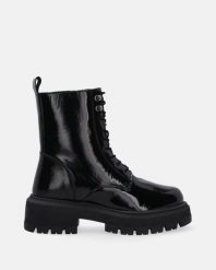 CZARNE WORKERY Z LAKIEROWANEJ SKÓRY 69376 COW BLACK. Czarne botki Venezia, bez wzorów, ze skóry, bez obcasa, bez zapięcia. Za 199.00 zł.