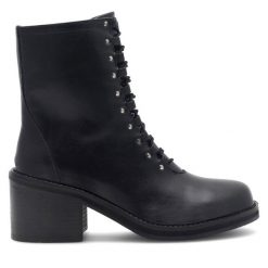 Botki Sergio Bardi. Czarne botki Sergio Bardi, bez wzorów, bez obcasa, na słupku, bez zapięcia. Za 184.99 zł.