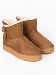 ISLAND BOOT Botki zimowe "Cullen" w kolorze jasnobrązowym rozmiar: 39. Brązowe botki Island Boot, bez wzorów, bez obcasa, bez zapięcia. Za 175.67 zł.