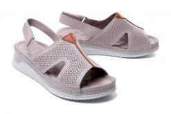 BAYLA 022 05 6101 LZR dark stone, sandały damskie. Szare sandały Bayla, bez wzorów, ze skóry, bez obcasa, na koturnie, bez zapięcia. Za 109.95 zł.