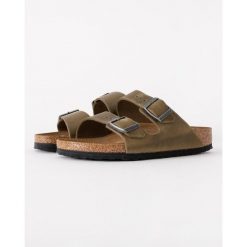 Klapki damskie Birkenstock 1027039. Zielone klapki Birkenstock, bez wzorów, z materiału, bez obcasa, bez zapięcia. Za 785.00 zł.