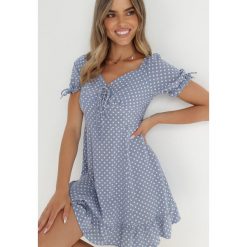 Niebieska Sukienka Abin. Niebieskie sukienki Born2be, l, z aplikacjami, vintage, bez kołnierzyka, bez ramiączek, mini. W wyprzedaży za 67.99 zł.