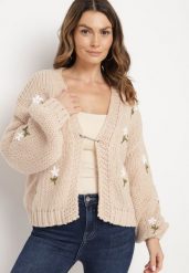 Brązowy Kardigan w Kwiatowy Wzór Zapinany na Ozdobną Agrafkę Patinita. Brązowe swetry Born2be, uniwersalny, z aplikacjami, z jeansu, eleganckie, bez ramiączek. W wyprzedaży za 144.49 zł.