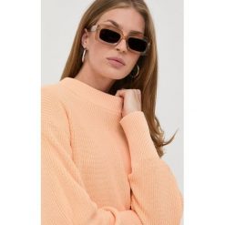 BOSS sweter 50470540 damski kolor pomarańczowy. Brązowe swetry Boss, l, bez wzorów, z dzianiny, bez ramiączek. Za 799.99 zł.