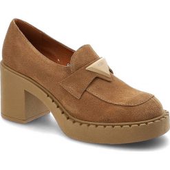 Beżowe Półbuty Lamanti Skórzane Eleganckie Buty Na Obcasie. Brązowe półbuty wsuwane LAMANTI, bez wzorów, ze skóry, eleganckie, bez obcasa, na obcasie. Za 323.99 zł.