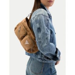 Torebka Guess Jeans. Brązowe torebki klasyczne Guess Jeans, z aplikacjami, z jeansu, klasyczne, bez dodatków. Za 259.99 zł.