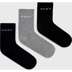 Dkny skarpetki (3-pack) S4.0030 damskie kolor czarny. Czarne skarpetki DKNY, bez wzorów. W wyprzedaży za 51.99 zł.
