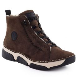 Botki damskie zamszowe brązowe Rieker 45912-25. Brązowe botki Rieker, bez wzorów, z nubiku, bez obcasa, bez zapięcia. Za 246.34 zł.