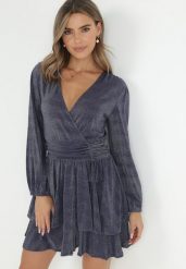 Granatowa Sukienka Rozkloszowana z Metaliczną Nitką Adine. Niebieskie sukienki Born2be, na imprezę, l, bez wzorów, eleganckie, bez kołnierzyka, bez ramiączek, mini, rozkloszowane. W wyprzedaży za 161.49 zł.