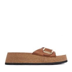 Klapki Lasocki. Brązowe klapki Lasocki, bez wzorów, bez obcasa, bez zapięcia. Za 169.99 zł.