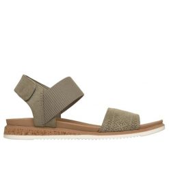 Sandały damskie Skechers BOBS Desert Kiss Low - Top Look. Zielone sandały Skechers, bez wzorów, bez obcasa, bez zapięcia. Za 264.00 zł.