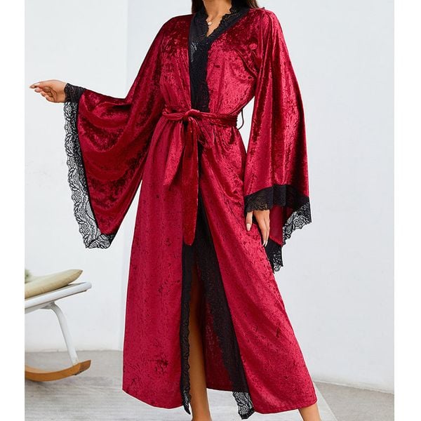 Szlafrok maxi z miękkiego materiału na chłodne wieczory Diamanta. Czarne szlafroki damskie Intica, l, bez wzorów, z materiału, bez ramiączek, długie. Za 169.00 zł.