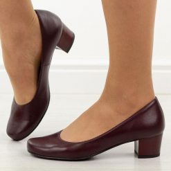 Bordowe Polskie czółenka damskie Gregors 702. Czerwone czółenka GREGORS, bez wzorów, ze skóry, eleganckie, bez obcasa, na obcasie, bez zapięcia. Za 379.00 zł.