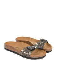 BABUNKERS Family Klapki ze wzorem rozmiar: 40. Klapki BABUNKERS Family, bez wzorów, klasyczne, z otwartym noskiem, bez obcasa, bez zapięcia. Za 130.99 zł.