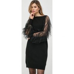 Twinset sukienka z domieszką wełny kolor czarny mini prosta. Czarne sukienki Twinset, na co dzień, m, bez wzorów, z dzianiny, bez kołnierzyka, bez ramiączek, maxi. Za 909.99 zł.