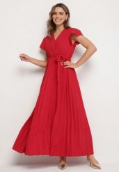 Bordowa Elegancka Sukienka Maxi w Plisy z Kopertowym Dekoltem i Wiązaniem Thessi. Czerwone sukienki Born2be, na wesele, l, bez wzorów, eleganckie, bez kołnierzyka, bez ramiączek, maxi, kopertowe. Za 79.99 zł.