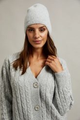 Zimowa czapka ze strukturalnego materiału szara. Szare czapki zimowe MOODO, bez wzorów, z elastanu. W wyprzedaży za 19.99 zł.