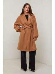 L'armoire de Suzette Płaszcz przejściowy w kolorze karmelowym rozmiar: 42. Brązowe płaszcze L'armoire de Suzette, l, z aplikacjami, z tkaniny, klasyczne, bez kaptura. Za 183.59 zł.