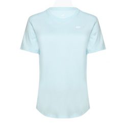 Koszulka damska Nike Sportswear Club Essentials. Niebieskie t-shirty sportowe Nike, xs, bez wzorów, z bawełny, bez ramiączek, na fitness i siłownię. Za 109.99 zł.