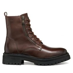 Trapery Geox. Czerwone traperki Geox, bez wzorów, bez obcasa, bez zapięcia. Za 589.99 zł.