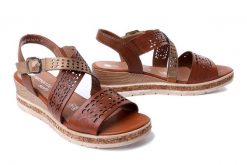 RIEKER REMONTE D3069-24 brown, sandały damskie. Brązowe sandały Rieker Remonte, w ażurowe wzory, bez obcasa, na obcasie, bez zapięcia. Za 349.90 zł.
