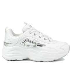 Buty sportowe sneakersy damskie Fila SKYE ZP WMN. Białe buty treningowe Fila, bez wzorów, z jeansu, bez zapięcia, trekkingowe. Za 218.00 zł.