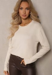 Jasnobeżowy Sweter z Bawełną w Klasycznym Stylu Atintora. Brązowe swetry Renee, bez wzorów, z bawełny, casualowe, bez ramiączek. W wyprzedaży za 39.99 zł.