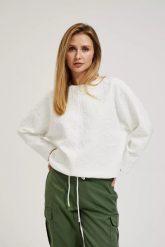 Bluza z okrąłym dekoltem i wiązaniem w pasie biała. Białe bluzy MOODO, m, bez wzorów, bez kaptura. W wyprzedaży za 59.99 zł.