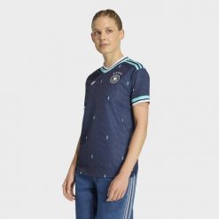 Koszulka wyjazdowa Niemcy 26. Niebieskie t-shirty sportowe adidas, m, bez wzorów, z dzianiny, bez ramiączek, do piłki nożnej, climacool (adidas). Za 439.00 zł.