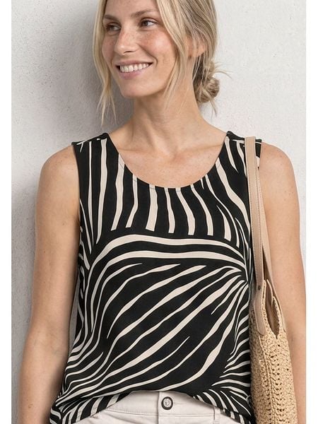 Street One Top w kolorze czarnym rozmiar: 36. Czarne topy Street One, bez wzorów, street, bez kołnierzyka, bez ramiączek. Za 81.95 zł.