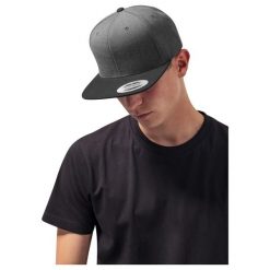 Czapka Flexfit Classique 2-tone. Czarne czapki z daszkiem FLEXFIT, bez wzorów. Za 113.50 zł.