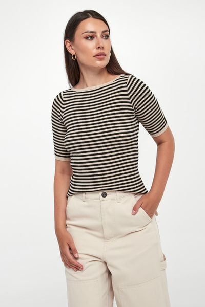 Sweter damski z krótkim rękawem Waser WEEKEND MAX MARA. Swetry Weekend Max Mara, l, bez wzorów, bez ramiączek. Za 819.00 zł.