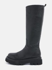 Lazamani Skórzane kozaki w kolorze czarnym rozmiar: 39. Czarne kozaki Lazamani, na zimę, bez wzorów, bez obcasa, bez zapięcia. Za 231.68 zł.