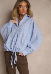 Jasnoniebieska Koszula z Bawełny o Kroju Oversize w Prążki ze Ściągaczem w Pasie Neoritia. Niebieskie koszule Renee, uniwersalny, bez wzorów, z bawełny, biznesowe, bez kołnierzyka, bez ramiączek. W wyprzedaży za 107.99 zł.