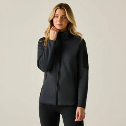 Damska bluza polarowa Karmila z zamkiem błyskawicznym. Fioletowe bluzy bez kaptura Regatta, uniwersalny, bez wzorów, z materiału, bez kaptura, trekkingowe. Za 253.00 zł.