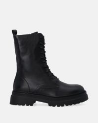 KLASYCZNE CZARNE WORKERY H011LEBLOBB025. Czarne botki Venezia, bez wzorów, ze skóry, klasyczne, bez obcasa, bez zapięcia. Za 359.00 zł.