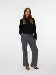 Vero Moda Sweter w kolorze czarnym rozmiar: XS. Czarne swetry Vero Moda, xs, bez wzorów, bez ramiączek. Za 83.42 zł.