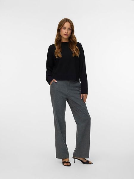 Vero Moda Sweter w kolorze czarnym rozmiar: XS. Czarne swetry Vero Moda, xs, bez wzorów, bez ramiączek. Za 83.42 zł.