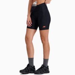 Damskie legginsy do biegania i trailu PERFORMANCE TIGHT. Czarne legginsy BODYCROSS, bez wzorów, ze skóry. W wyprzedaży za 275.99 zł.